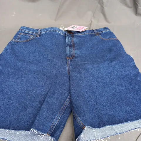 LUCY & YAK PARKER SHORTS IN MID WASH - SIZE 36