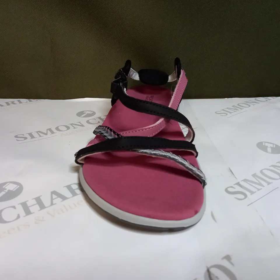 REGATTA LADY ROMA SANDALS SIZE 6
