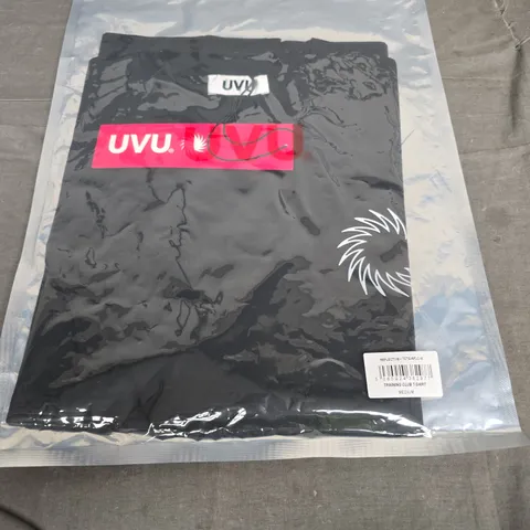 UVU TRAINING CLUB T-SHIRT IN BLACK SIZE UK MEDIUM 