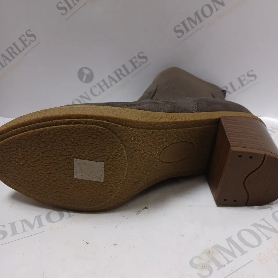 EVANS EXTRA WIDE BROOKE ANKLE BOOTS, BROWN - SIZE 7
