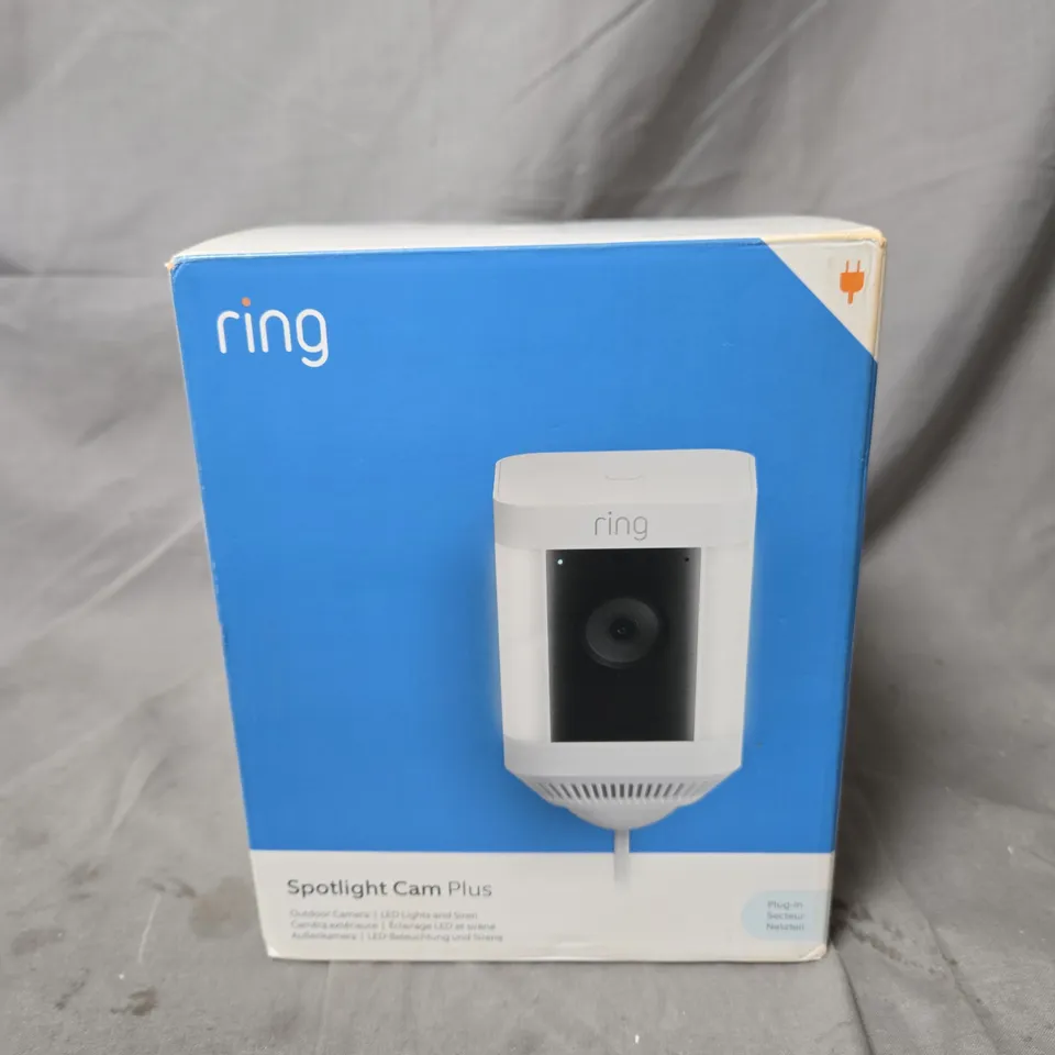 RING SPOTLIGHT CAM PLUS – PLUG-IN SECURITY CAMERA (WHITE)