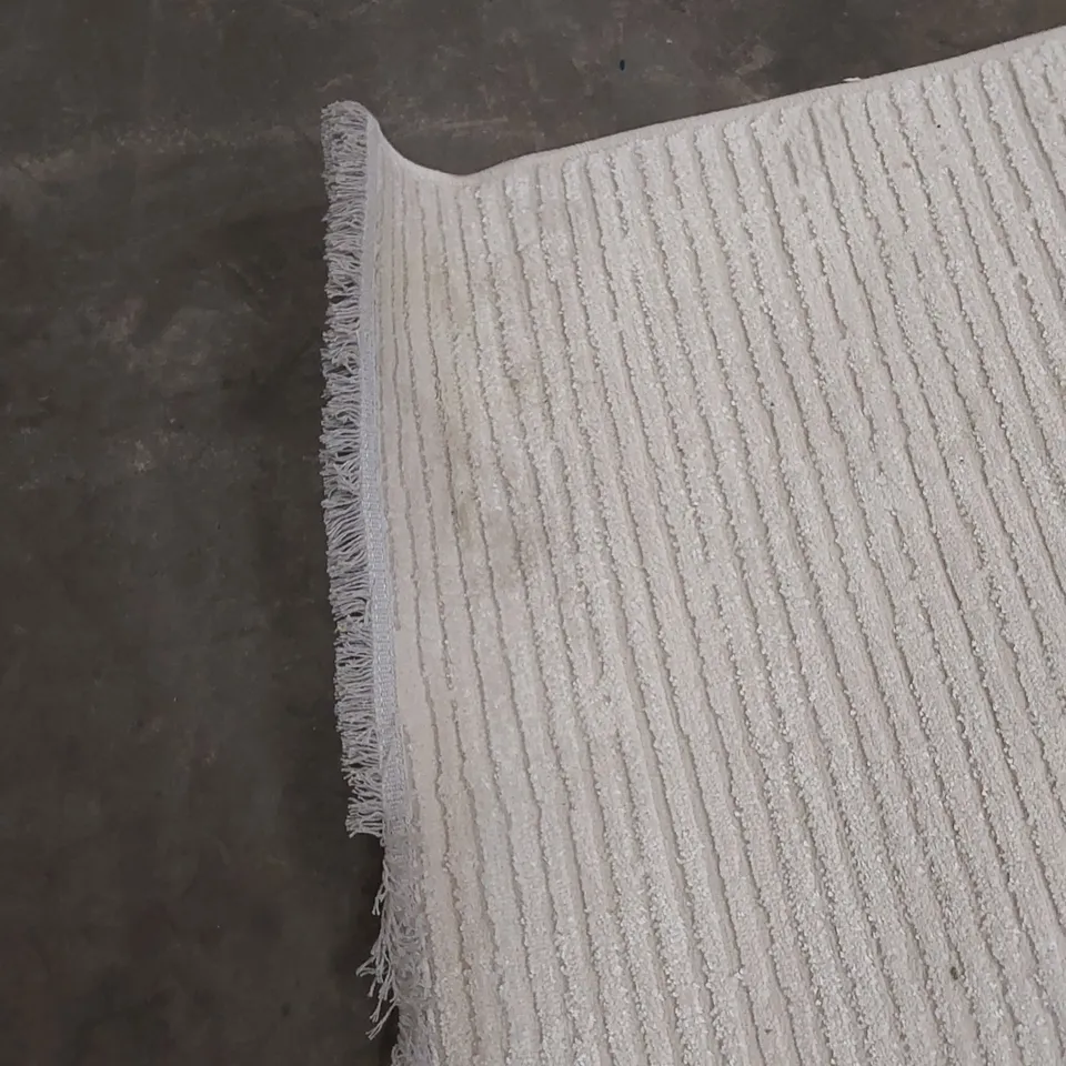 STRIPED MACHINE WOVEN IVORY AREA RUG // SIZE: 235 X 305cm