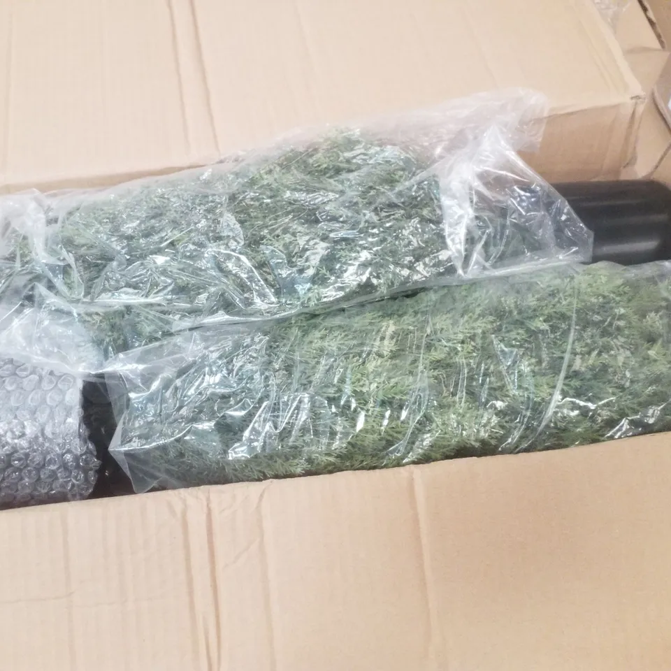BOXED SET OF 2 ARTIFICIAL PLANTS 