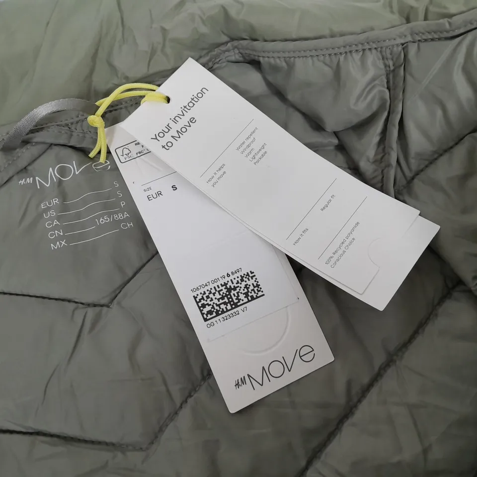 H&M MOVE GREEN ZIP THROUGH JACKET - EUR S