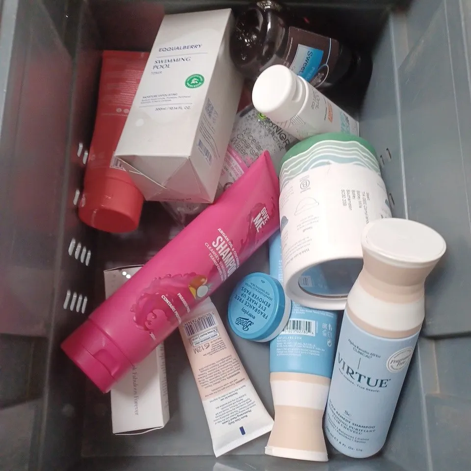 APPROXIMATEY 20 HEALTH AND BEAUTY PRODUCTS TO INCLUDE CETAPHIL CLEANSER SOAP & GLORY BODY LOTION AND SQUATCH SOAP