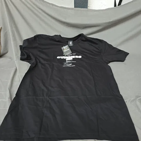 LOVELY DAY FOR A GUINESS GRAPHIC TSHIRT IN BLACK SIZE L