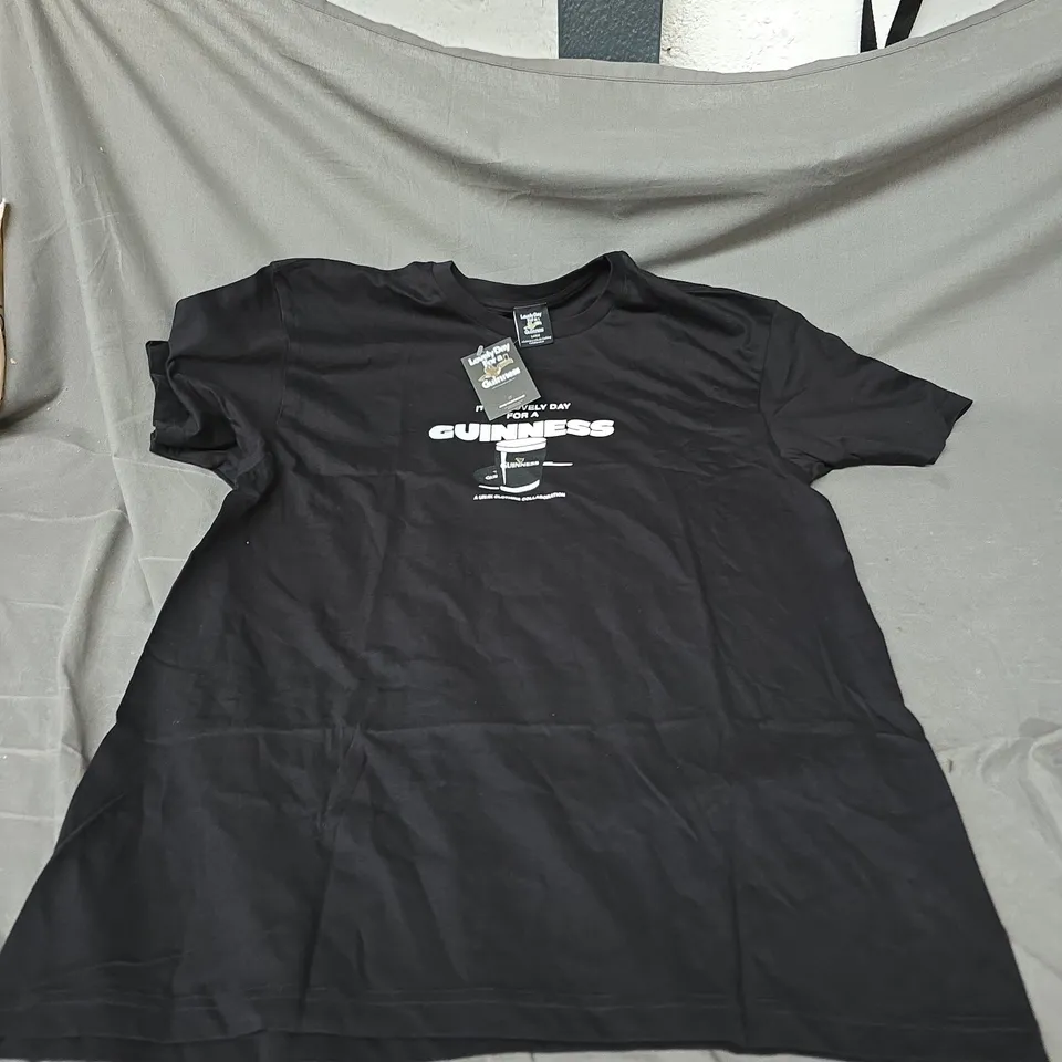 LOVELY DAY FOR A GUINESS GRAPHIC TSHIRT IN BLACK SIZE L