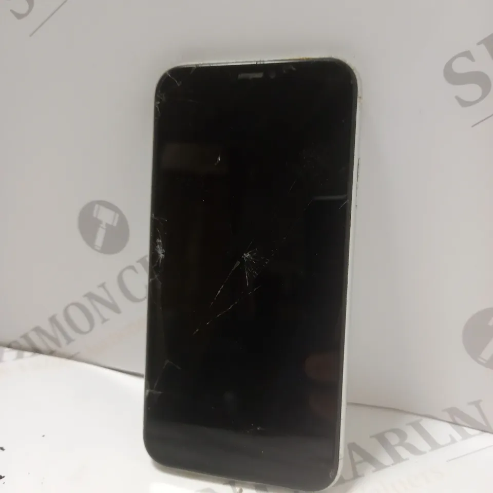 BOXED IPHONE 8 IN WHITE 