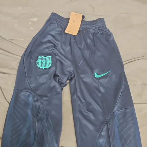 NIKE DRI-FIT FC BARCELONA FOOTBALL TRACK PANTS – SIZE 16