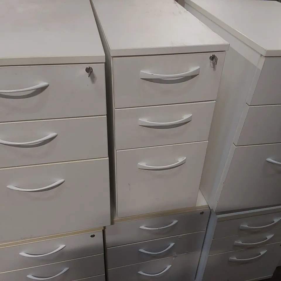 8X ASSORTED WOODEN WHITE DRAWER CABINETS