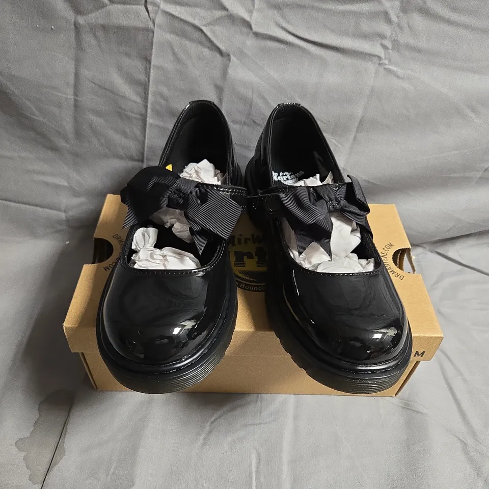 BOXED PAIR OF DR.MARTENS MACCY 2 J SHOES - UK SIZE 1