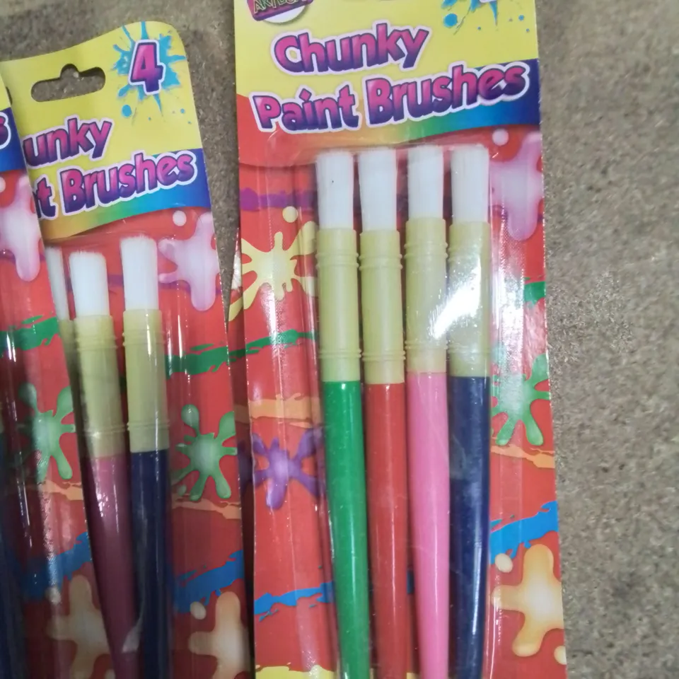 BOX CONTAINING 10 PACKS OF CHUNKY PAINT BRUSHES