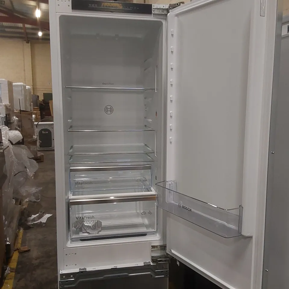 BOSCH KIN96VFD0 SERIES 4 INTEGRATED 70/30 FROST FREE FRIDGE FREEZER