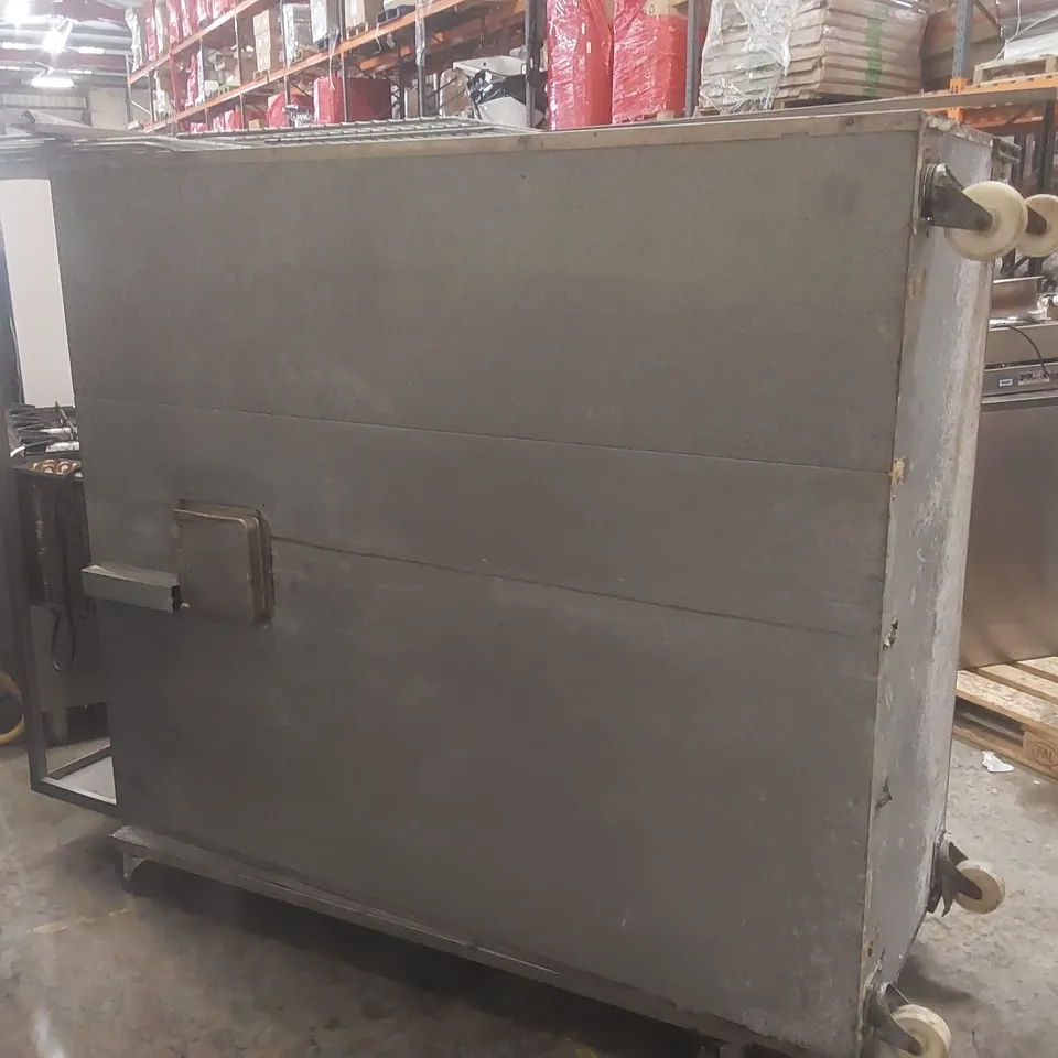 INOMAK CE2140/SL/ COMMERCIAL DOUBLE DOOR REFRIGERATOR WITH ROLLING BASE