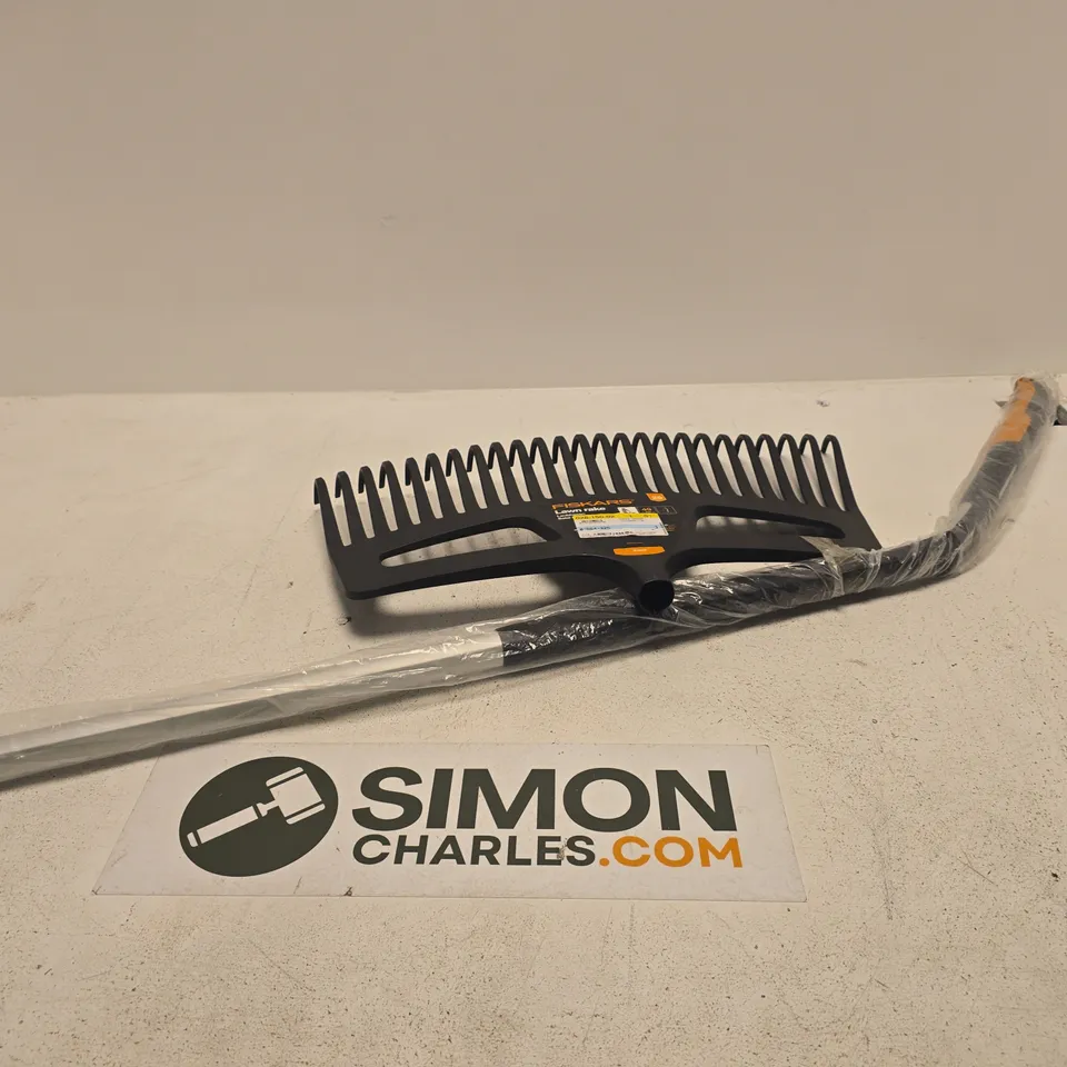 FISKARS LAWN RAKE L