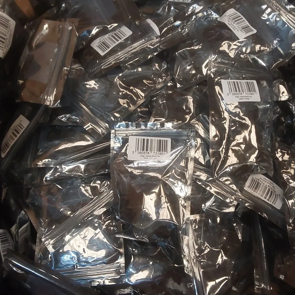 PALLET CONTAINING A LARGE QUANTITY OF ASSORTED ITEMS INCLUDING: HIGH TENSILE BOLTS, BAMBOO DRINKING STRAWS, SANTA FACE MASKS ECT