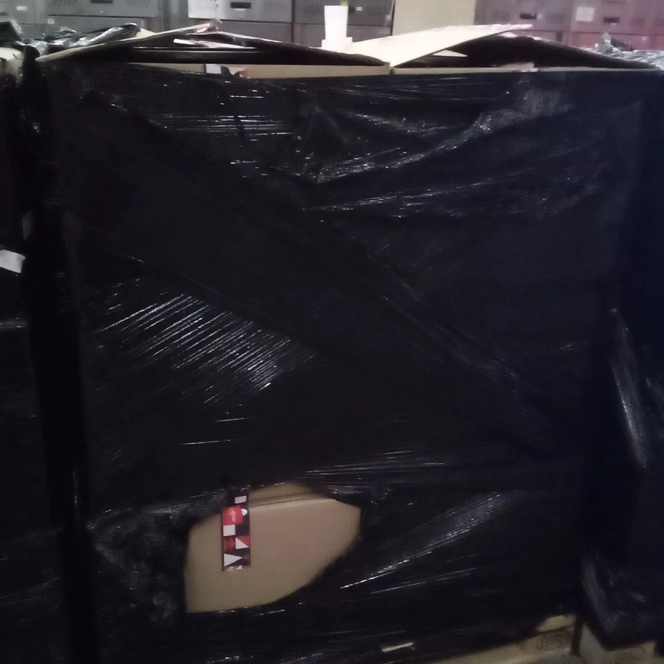 PALLET CONTAINING 6 BOXES OF ASSORTED ITEMS INCLUDING GLASS SPICE JARS, FESTIVE DINO BEDSHEET, KIDS APRON, TABLE CLOTH, GROOMING KIT, AIR FRYER ACCESSORIES  