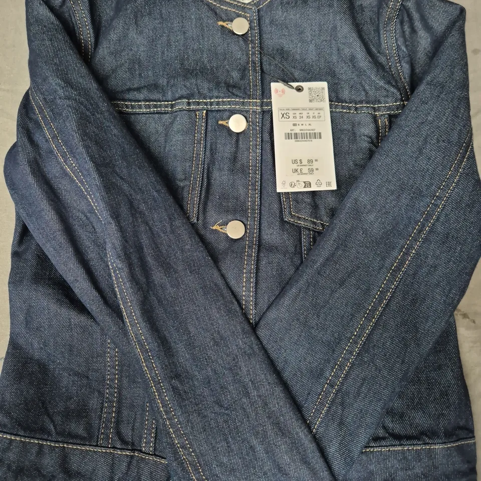 ZARA LONG SLEEVE DENIM JACKET IN BLUE SIZE XS