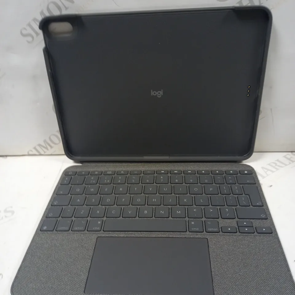 LOGITECH TABLET CASE WITH KEYBOARD - IPAD AIR 4TH/5TH GEN 