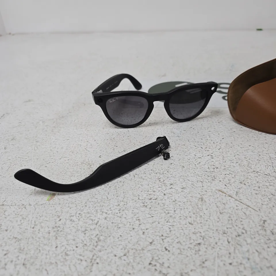 DAMAGED RAY BAN META GLASSES