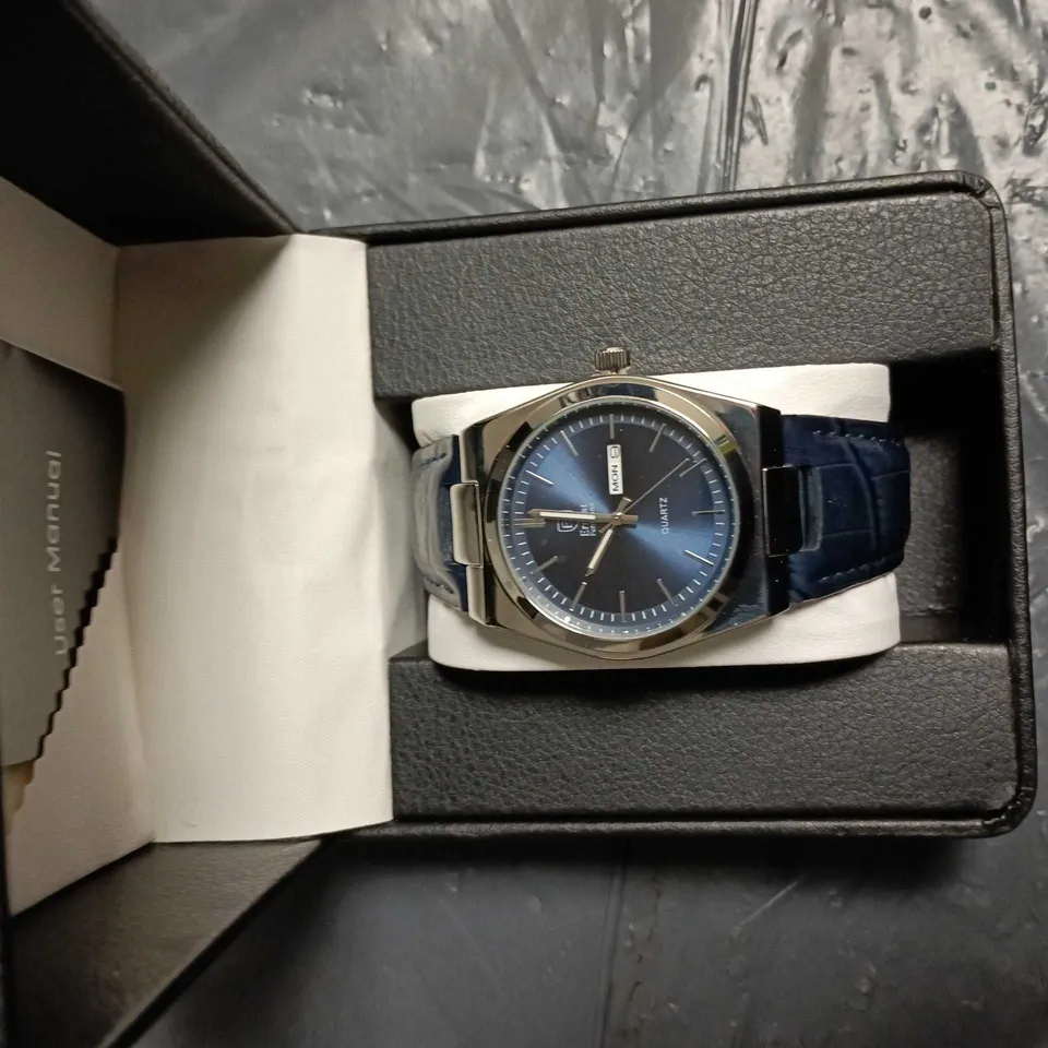 MEN'S QUARTZ DRESS WATCH WITH BLUE DIAL – CROCODILE-PATTERN LEATHER STRAP, BOXED