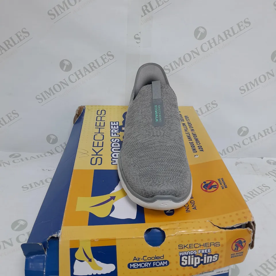 SKETCHER SLIP ON GO WALK NAVY TRAINERS SIZE 6.5