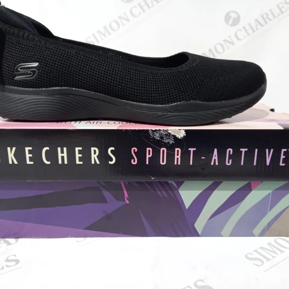 BOXED PAIR OF SKECHERS SLIP-ON SHOES IN BLACK UK SIZE 6