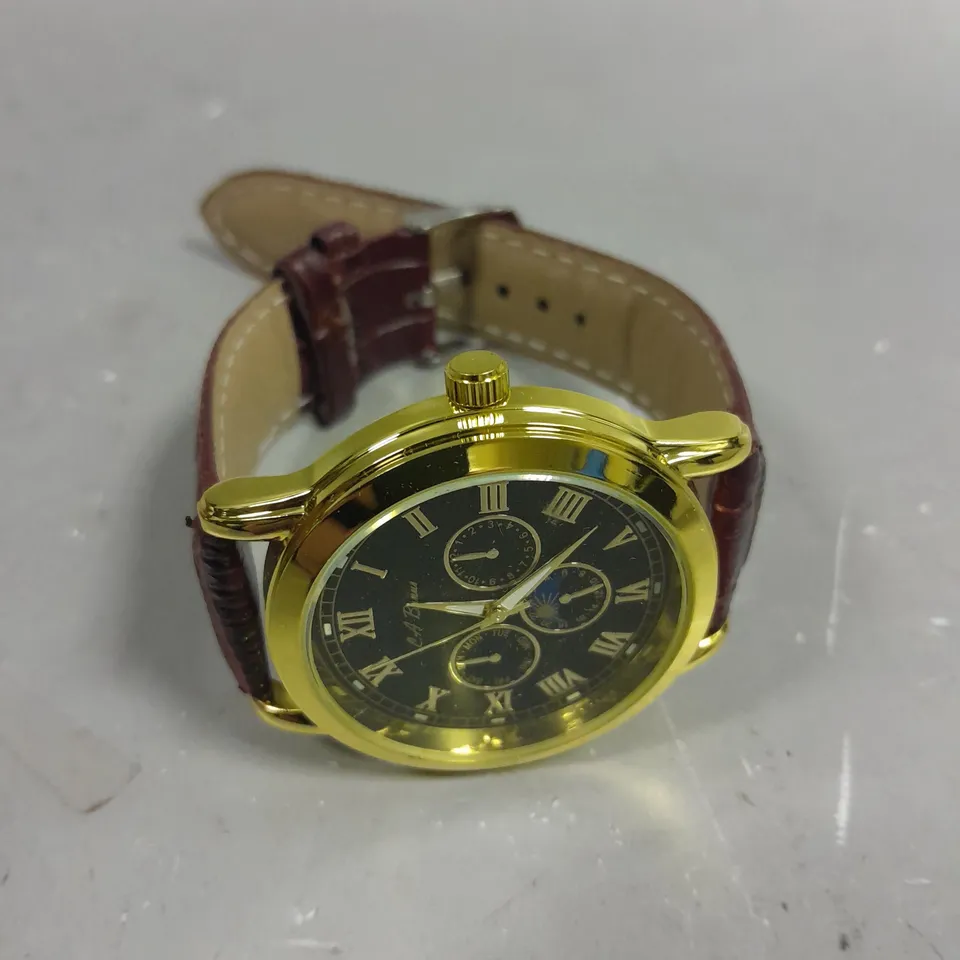 MENS LA BANUS WATCH – GOLD COLOUR CASE – LEATHER STRAP