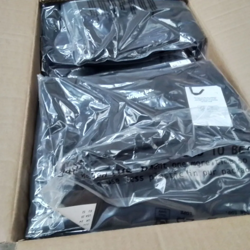 BOXED BRAND NEW APPROXIMATELY 30 SIMPLY BE SHEER SHOULDER TOP BLACK SIZE 24