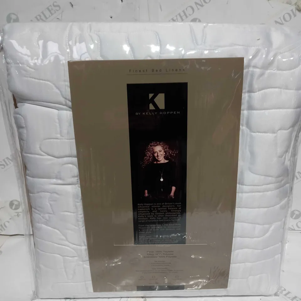 BOXED K BY KELLY HOPPEN ABSTRACT GEO BEDSPREAD AND SHAMS