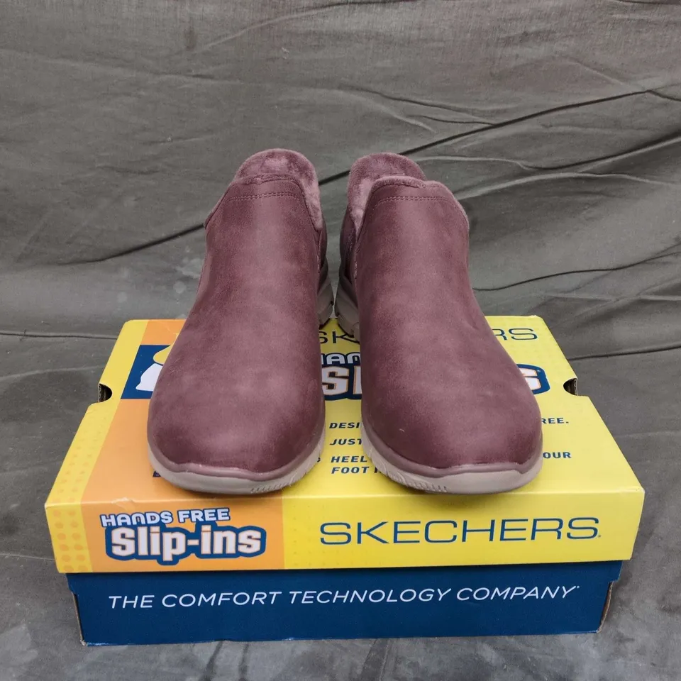 BOXED SKECHERS HANDS FREE SLIP-INS DARK ROSE BOOT, UK 8 – WOMEN