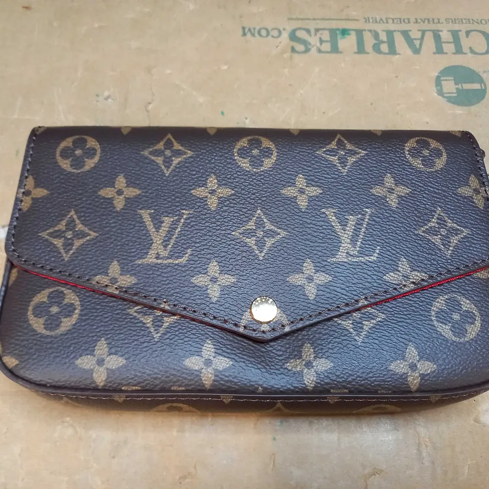 LOUIS VUITTON PURSE 