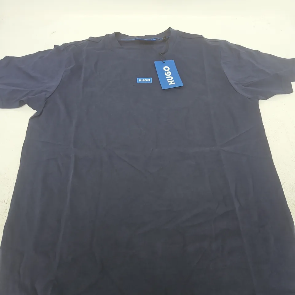 HUGO BOSS T-SHIRT – NAVY - SIZE S
