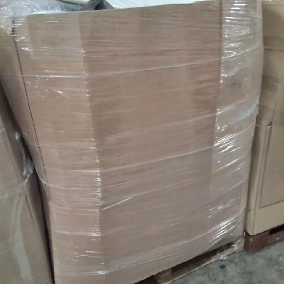 PALLET CONTAINING LARGE QUANTITY OF PILLOWS 