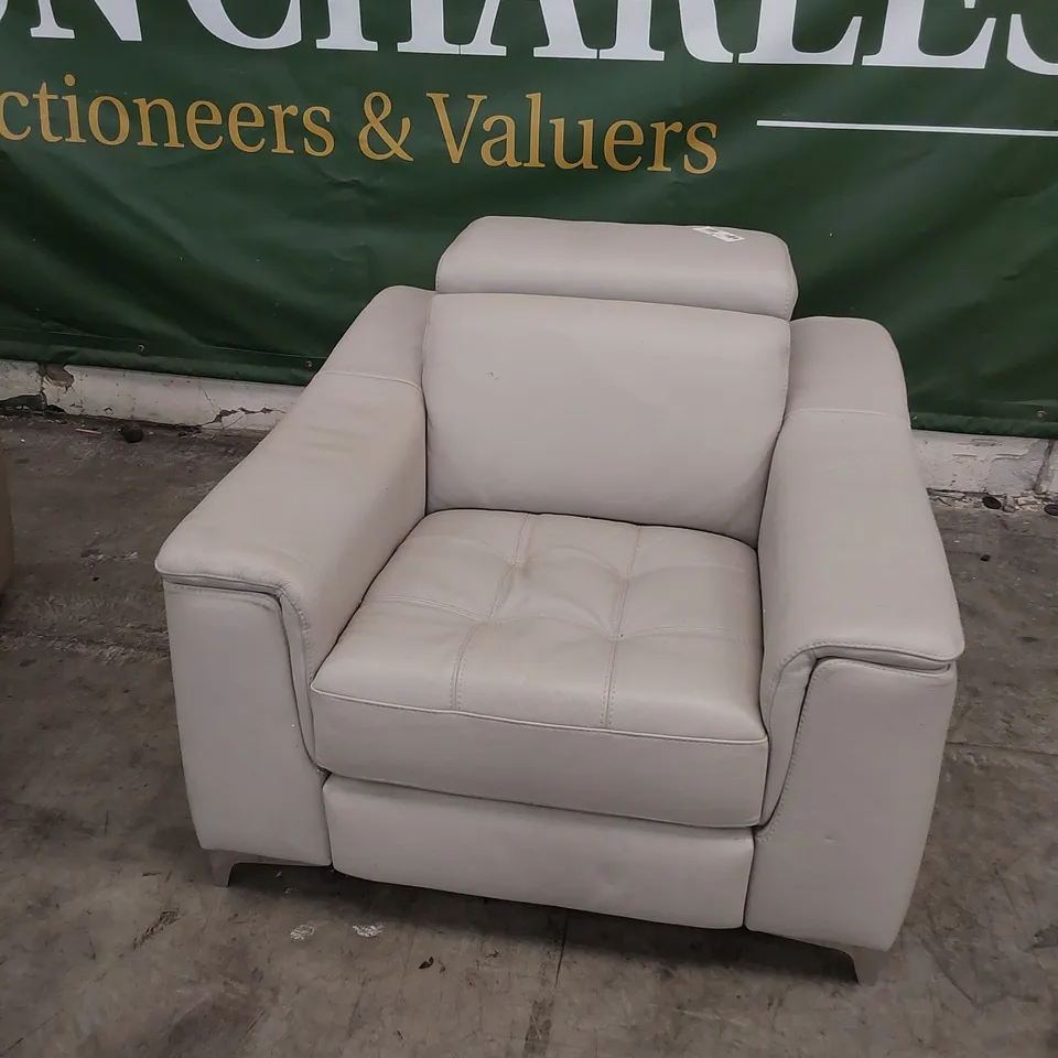 QUALITY ITALIAN DESIGNER POWER RECLINING EASY CHAIR LIGHT GREY LEATHER