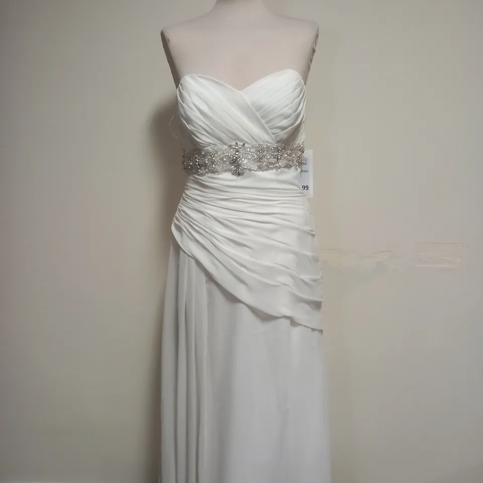 BERKETEX BRIDE WEDDING DRESS IN WHITE - SIZE 16