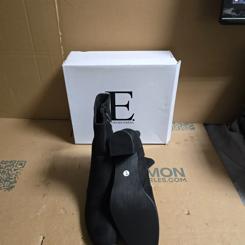 E. SHOES BY EMMA BLACK SUEDE ANKLE BOOTS - UK SIZE 7