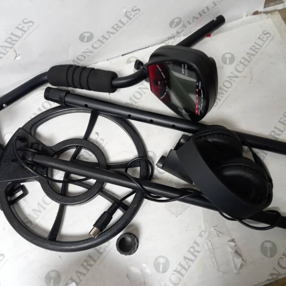 METAL DETECTOR