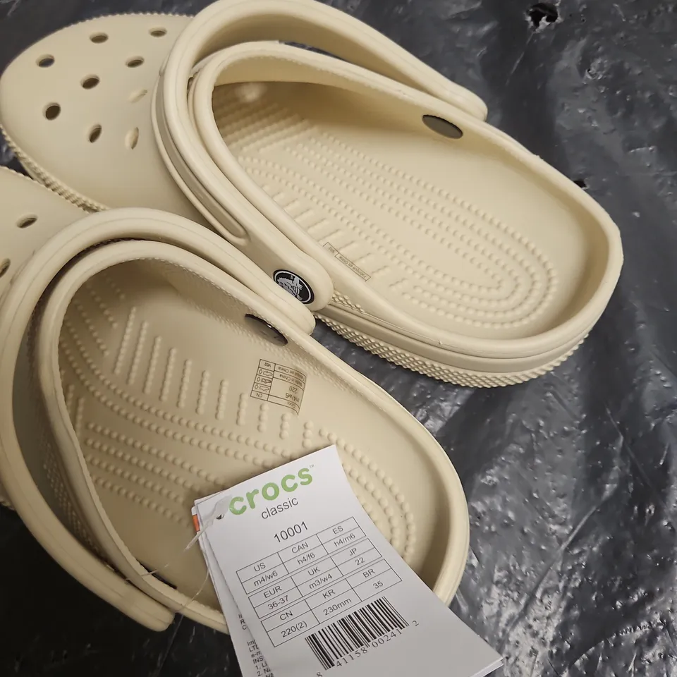 CROCS CLASSIC CLOG - BEIGE, UK 4 (EU 37) - UNISEX
