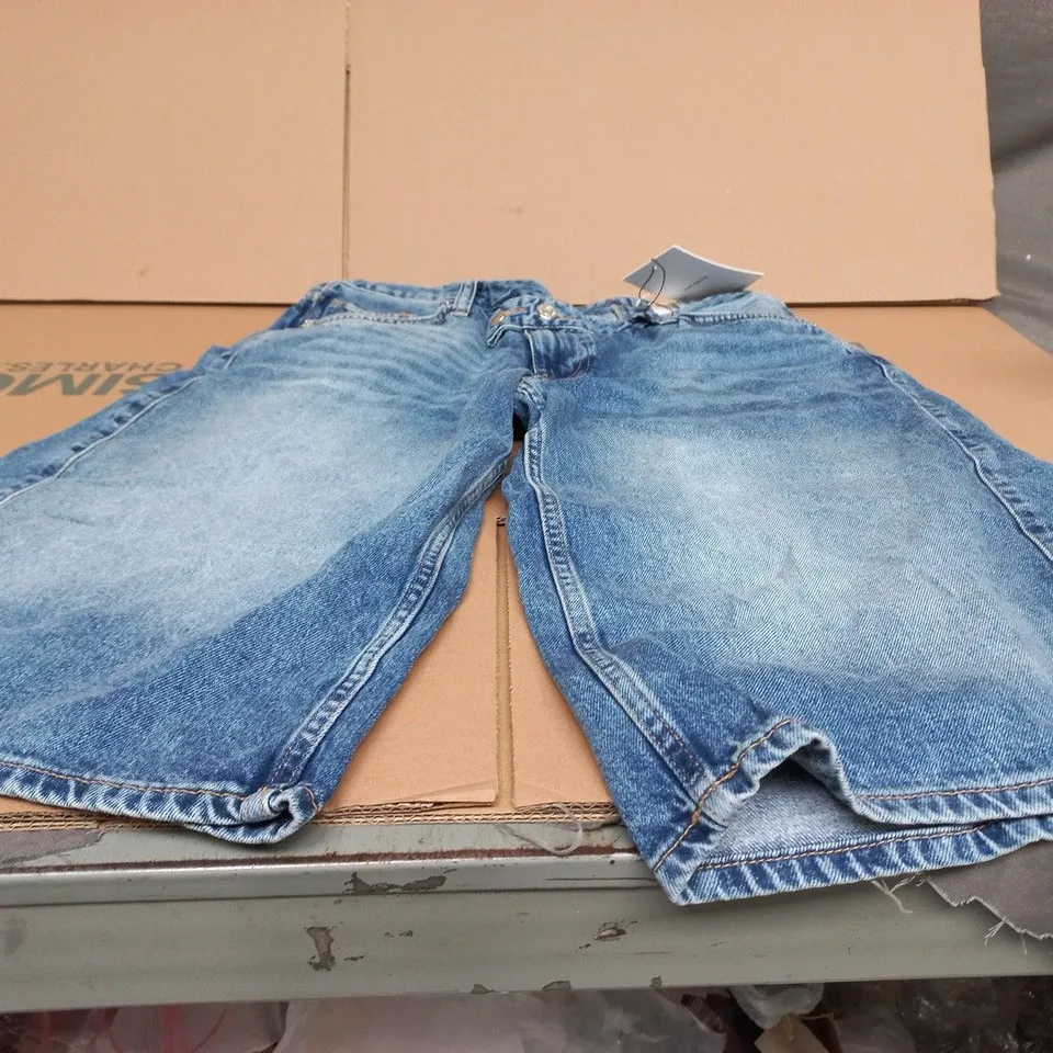 STRADIVARIUS JORT DENIM SHORTS – UK 12 (EU 40)