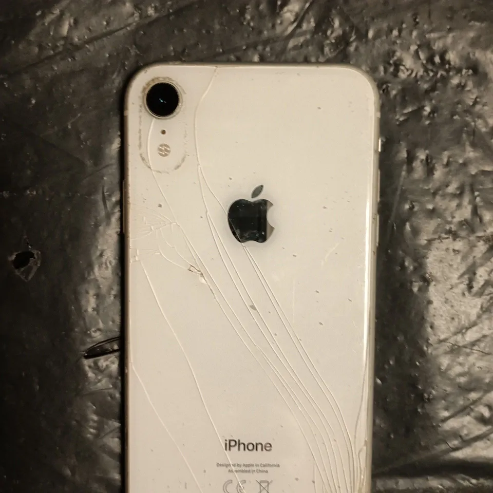 BOXED APPLE IPHONE XR SMARTPHONE 