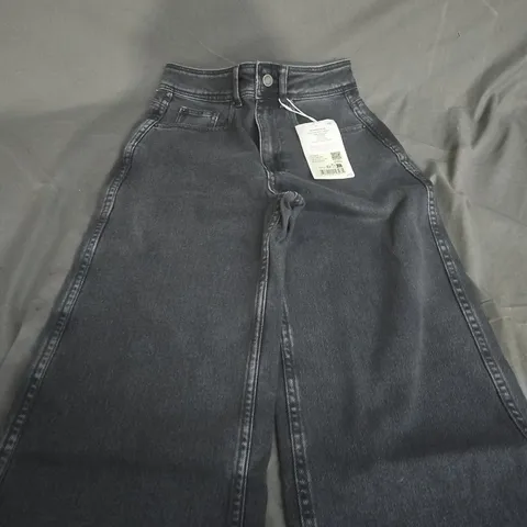 SÉZANE LE CROP JEANS GRIS MOYEN – UK 6