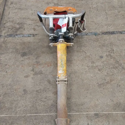 ROBEL 62.05 2 STROKE VERTICAL TAMPER - RAILWAY MAINTENANCE TOOL