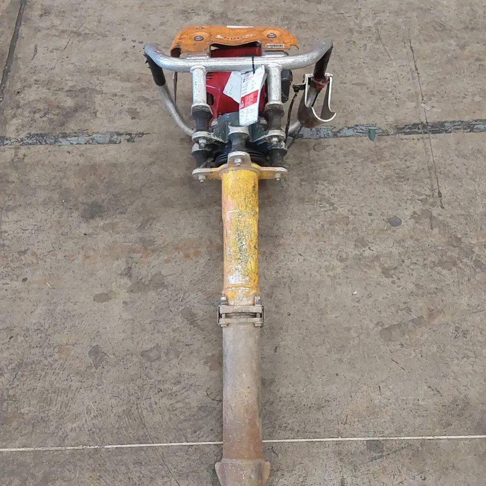 ROBEL 62.05 2 STROKE VERTICAL TAMPER - RAILWAY MAINTENANCE TOOL