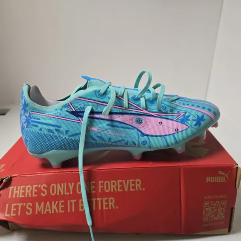 PUMA AQUA/PINK DELIGHT/OCEAN DIVE UK 10 FOOTBALL BOOTS BOXED