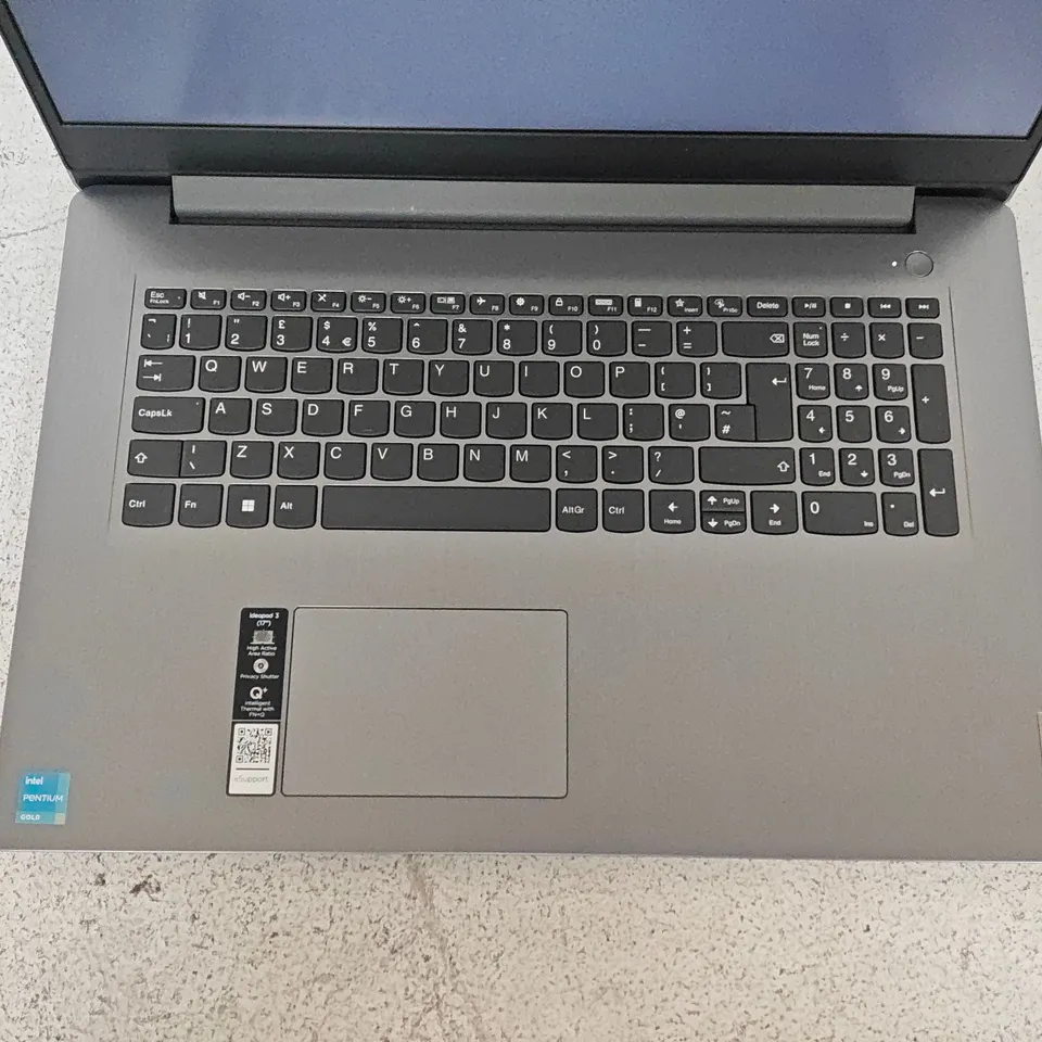 UNBOXED LENOVO IDEAPAD 3 17" INTEL PENTIUM GOLD LAPTOP IN SILVER - 17ITL6