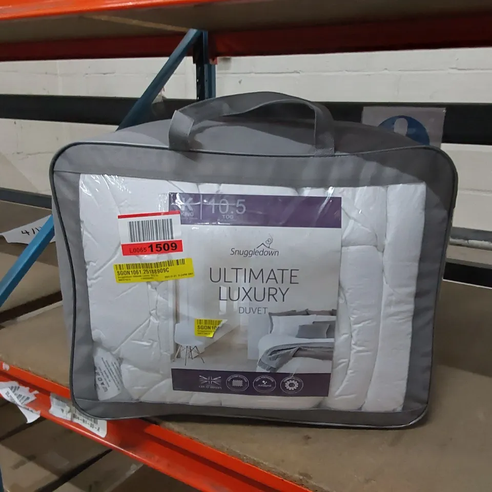 BAGGED SNUGGLEDOWN ULTIMATE LUXURY 10.5 TOG DUVET // SIZE: KING