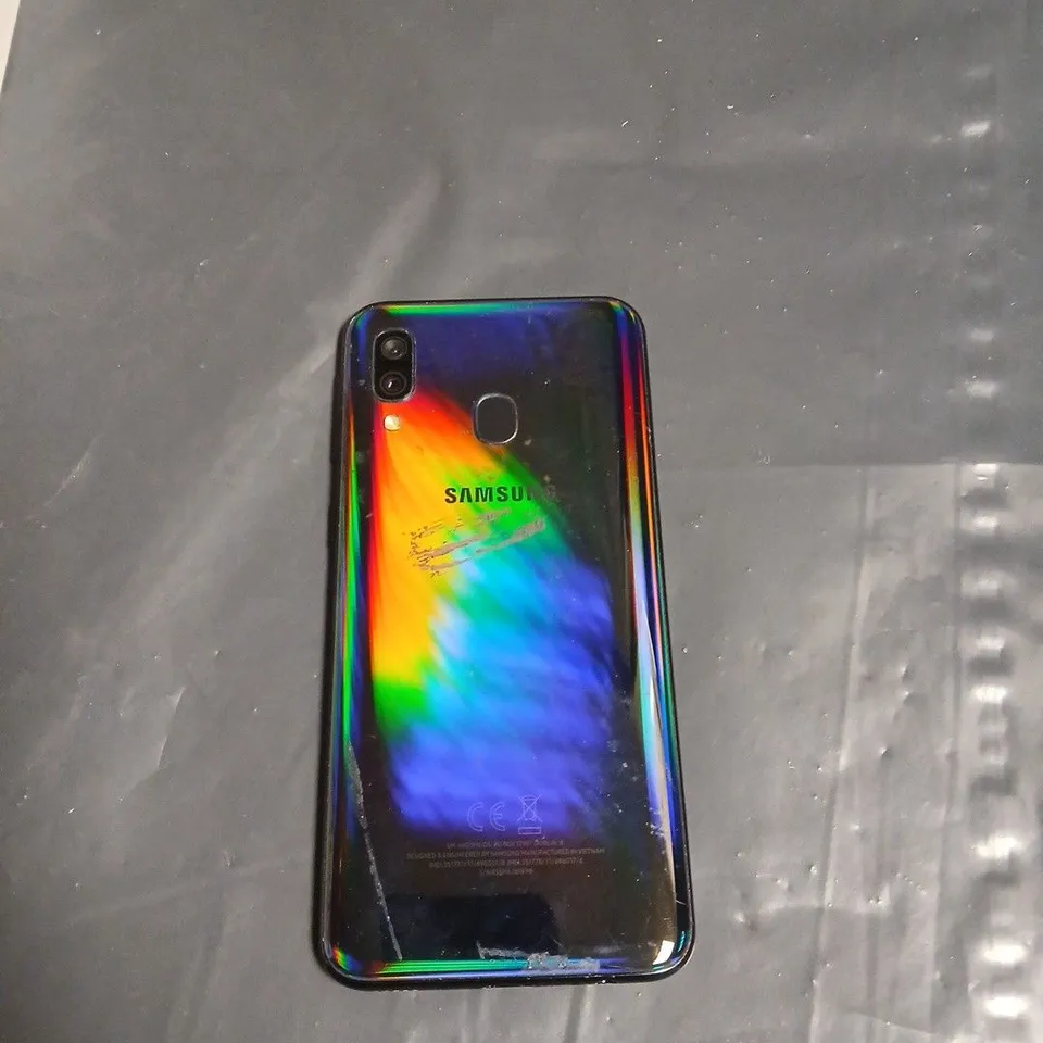 SAMSUNG GALAXY A40 SMARTPHONE