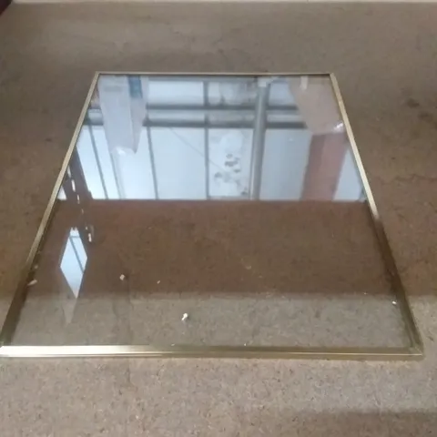 GOLD EFFECT HANGABLE FRAME