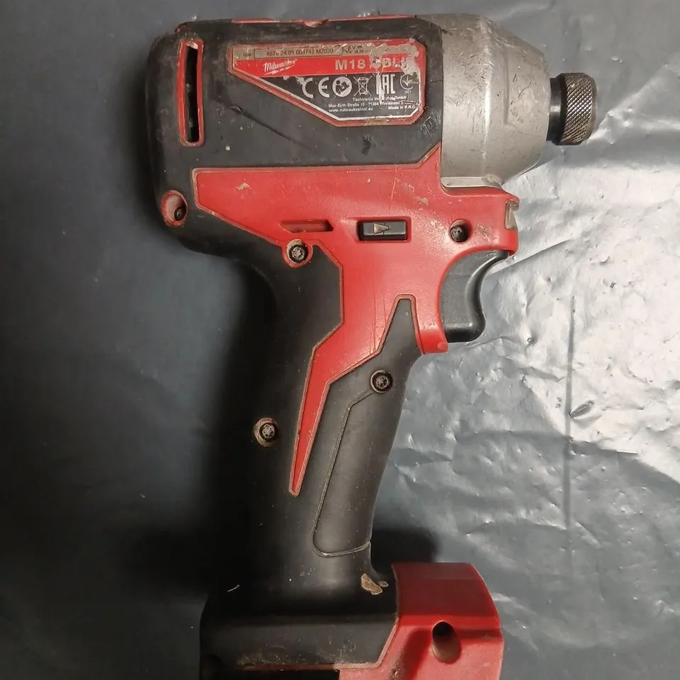 MILWAUKEE M18 FUEL CORDLESS IMPACT DRIVER